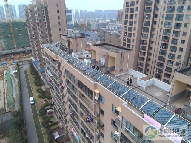 深國投（龍灣1號公館）住宅太陽能熱水系統工程