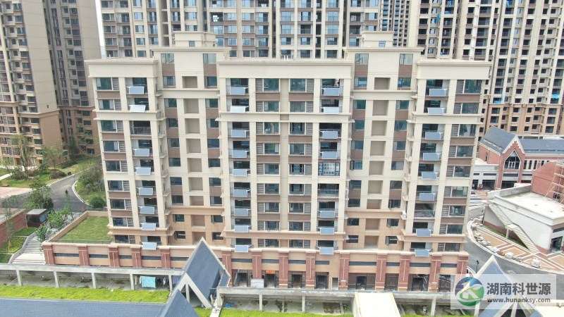 長沙大漢公園里項(xiàng)目住宅陽臺(tái)壁掛太陽能熱水系統(tǒng)工程