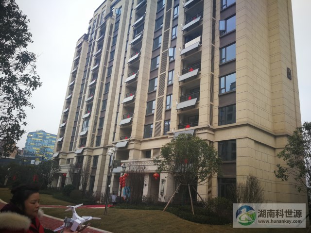 陽臺壁掛太陽能熱水系統