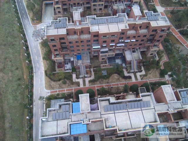 集中集熱分戶儲熱太陽能熱水系統(tǒng)